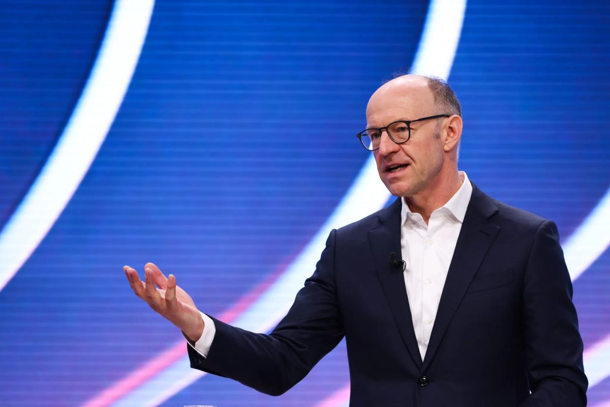 Volkswagen posts $6.8 billion quarterly loss as slumping China demand, Trump tariffs, and Porsche write-down weigh on earnings
