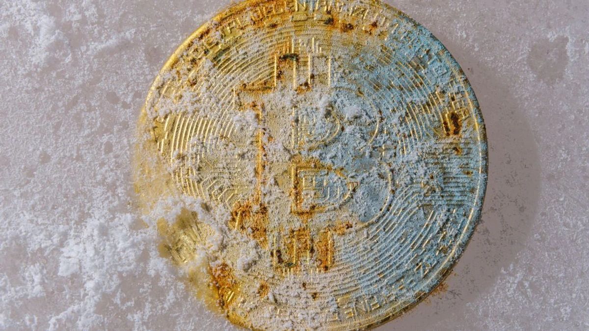 Crypto Market Faces Turbulence as Traders Seek Tactical