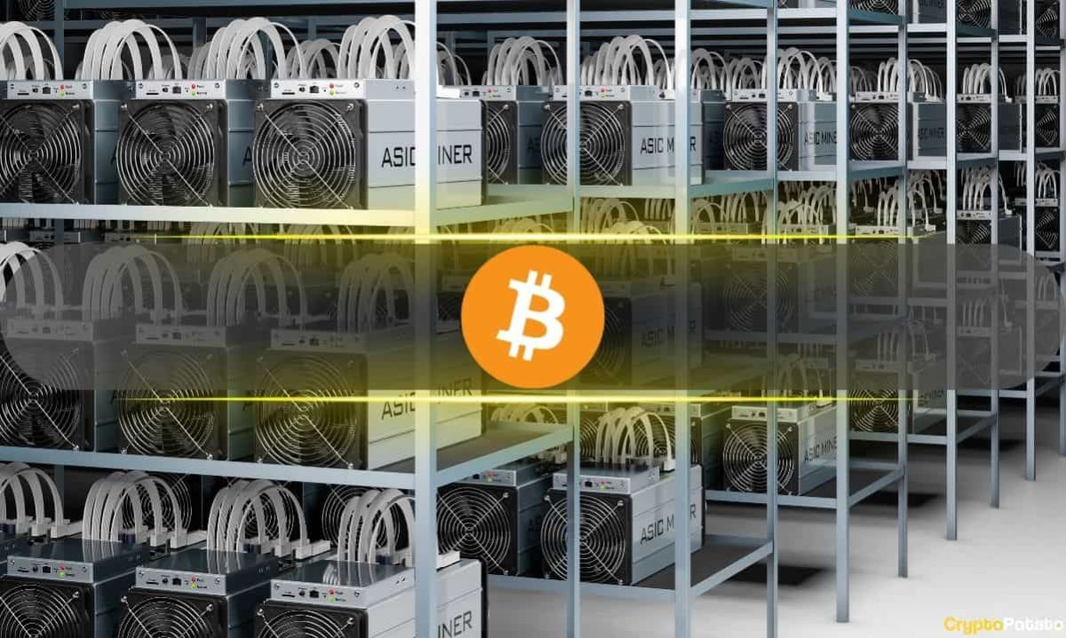 Bitcoin Miners Are Fleeing to AI: So Why Is the Hash Rate Surging?
