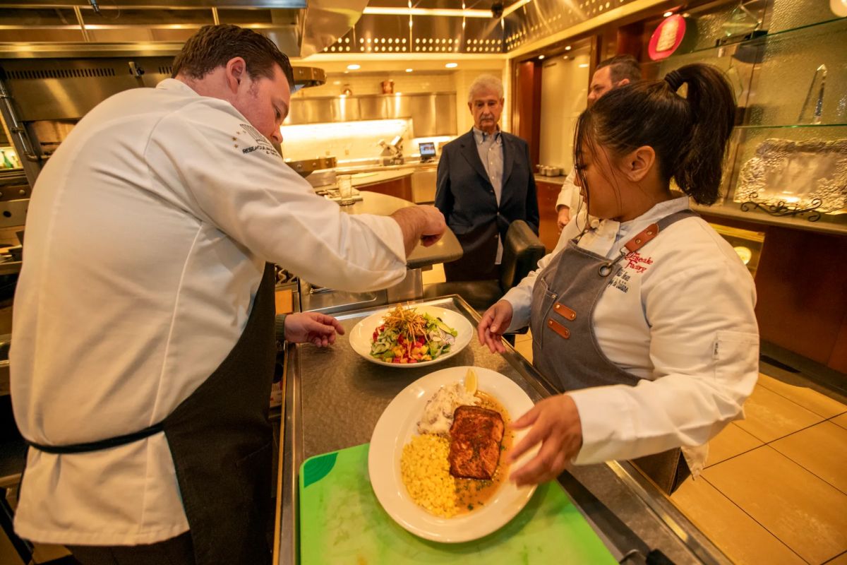 Obama mocked Trump’s gold White House as a Cheesecake Factory. The chain just posted a record quarter