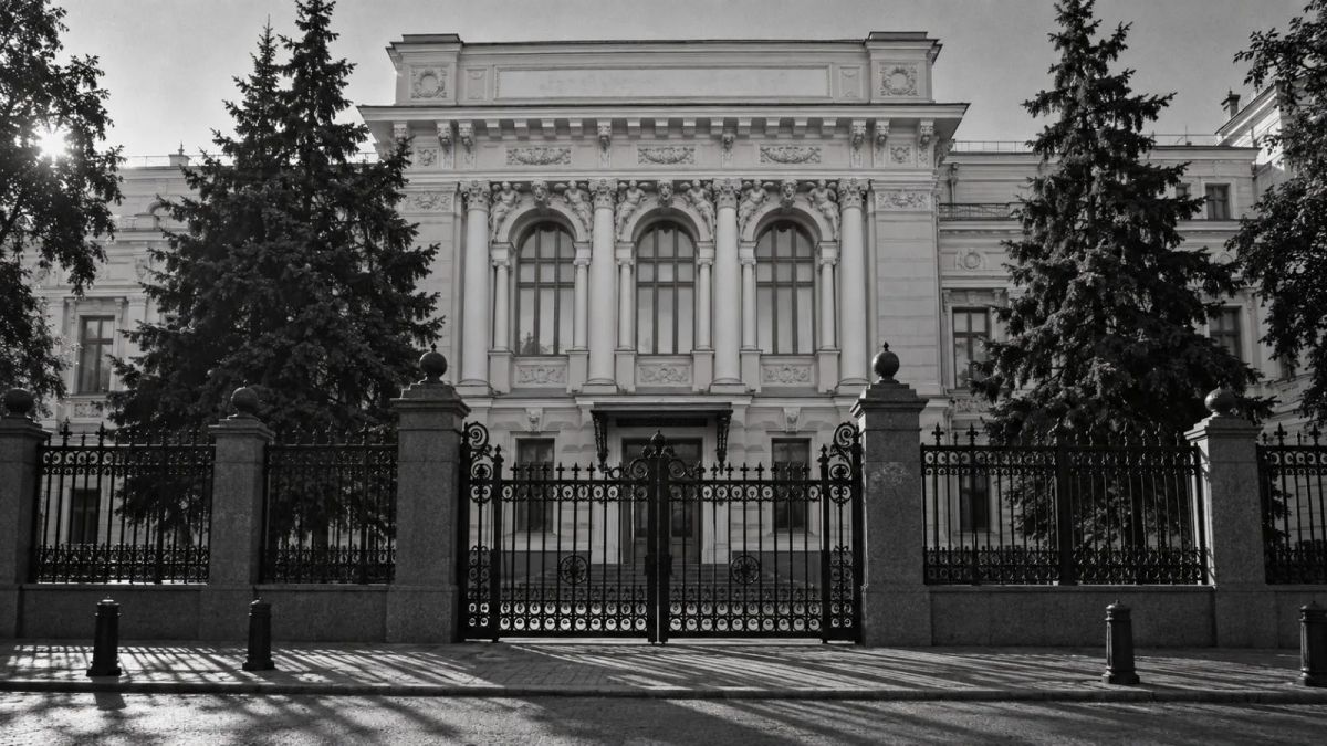 Russia Plans 2027 Ban on Crypto Trading Through Self-Custody Wallets