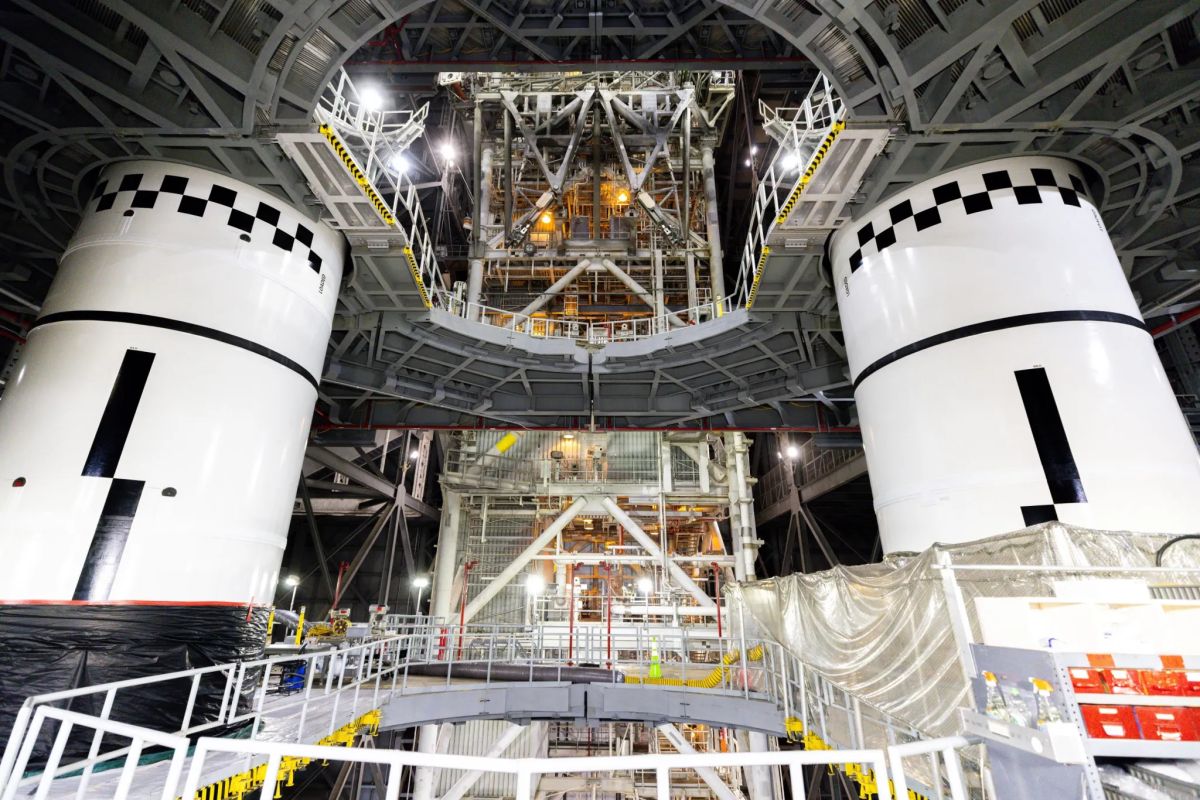 Elon Musk’s SpaceX and Jeff Bezos’ Blue Origin will face off in orbit next year, NASA confirms. ‘As a rocket nerd, it’s going to be pretty awesome’