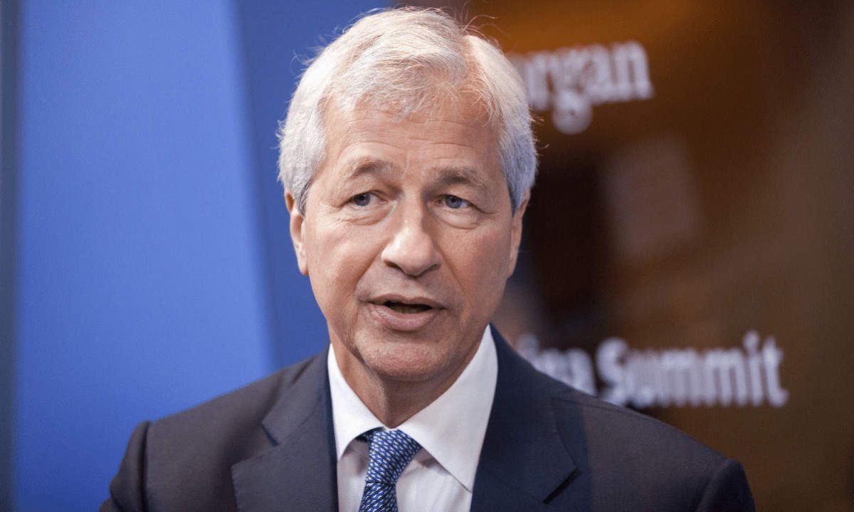 Jamie Dimon Hated Bitcoin: JPMorgan Now Expects BTC to Beat Stocks and Gold