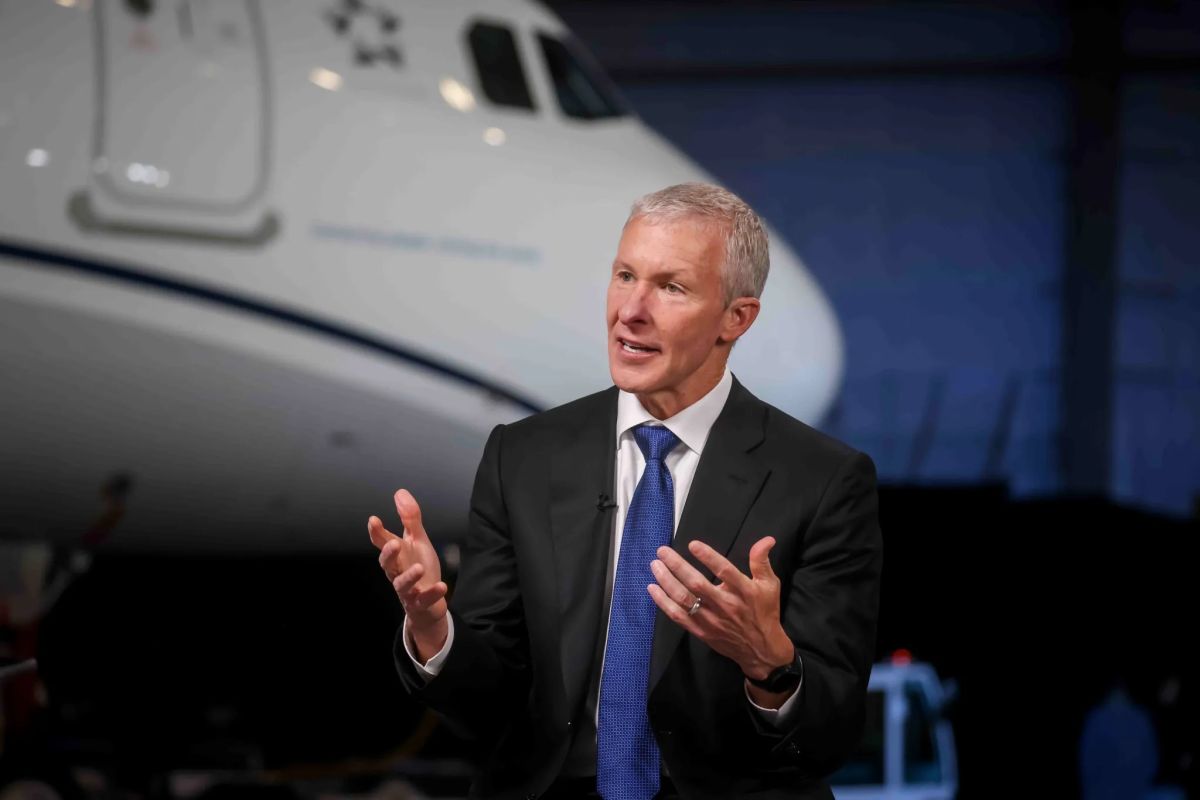 United Airlines CEO—who made $32 million last year—calls for a national wealth tax and a nearly 100% inheritance tax: ‘I would pay them’