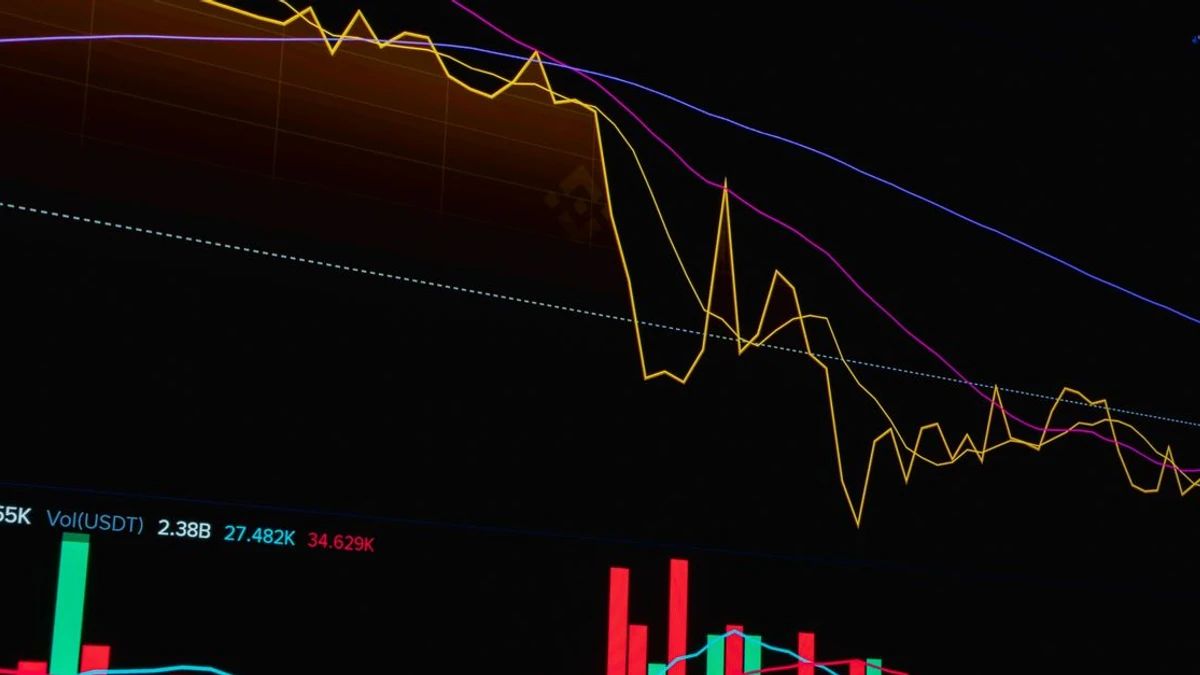 Altcoin Performance Plummets as 90% of Tokens Close October