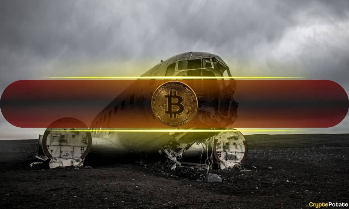 Bitcoin to $10K? Bloomberg Analyst Warns of Brutal Scenario if Stocks Slide 20%