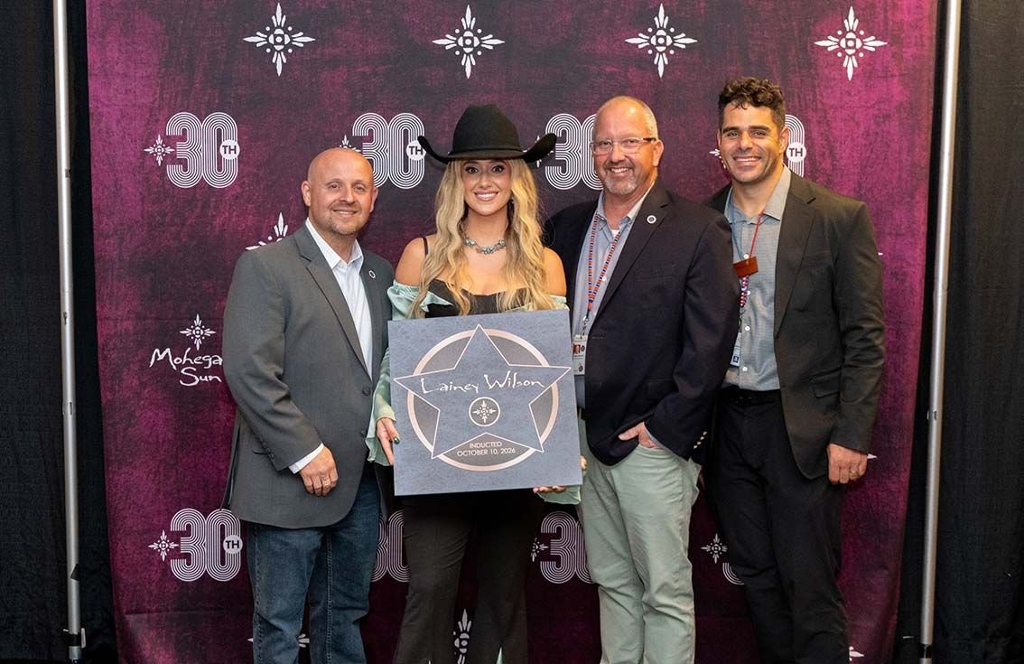 Lainey Wilson Inducted Into Mohegan Sun Arena Walk of Fame
