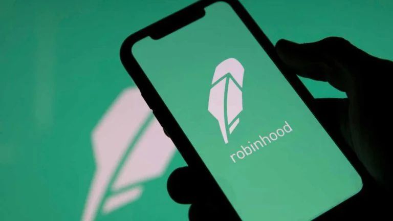 Robinhood Crypto Revenue Plunges 55% in Q3 Despite Record $1.42B Overall Revenue