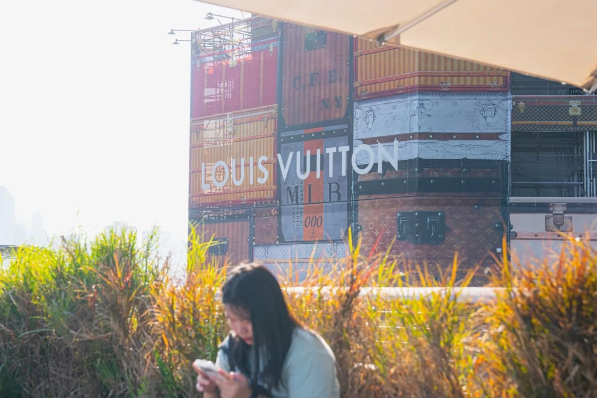 Louis Vuitton won its $1.5 million fight with a beloved Chinese tea chain. The backlash may have cost it hundreds more