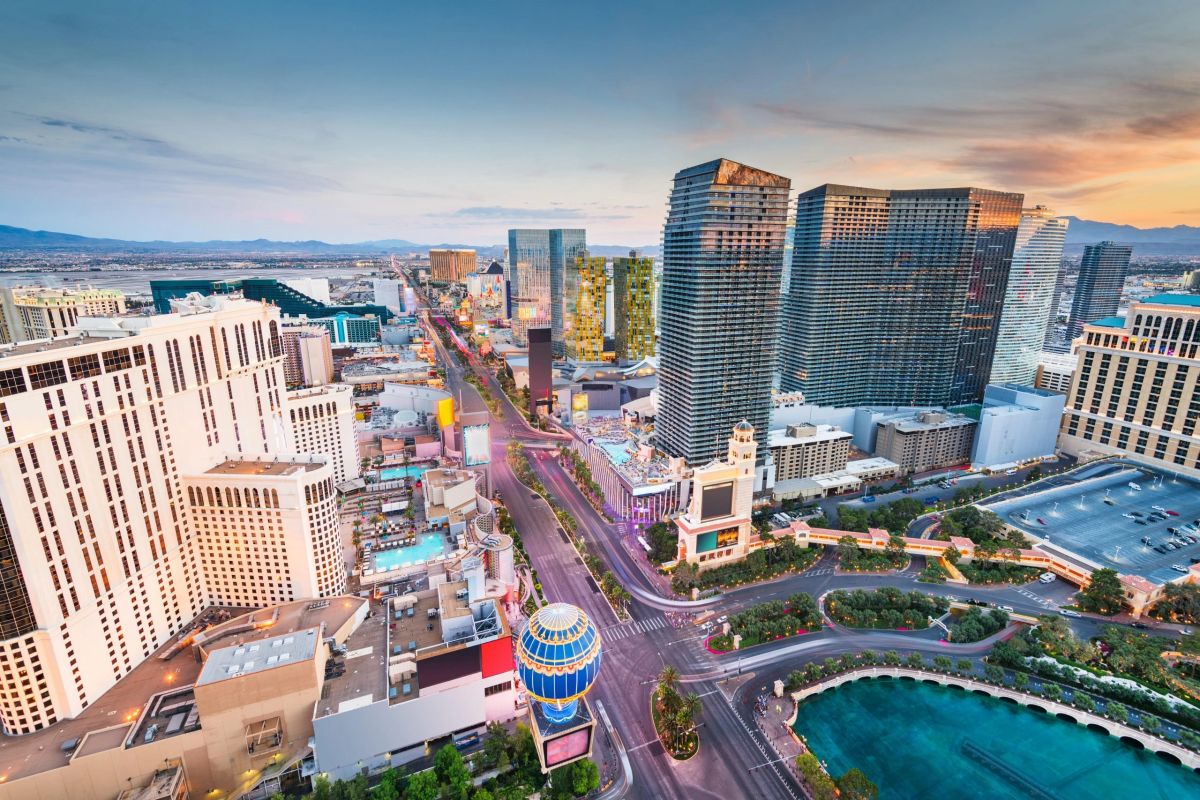 Gaming win and tourism flat in September as Las Vegas air traffic slump continues