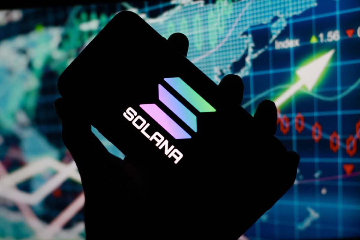 Solana (SOL) Moves In on Hong Kong Banks to Scale Its $14 Billion Stablecoin Market