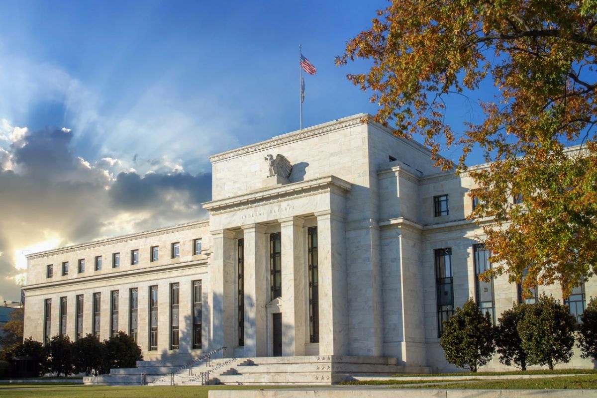Bitcoin Hovers Near $81,000 as Fed Holds Rates in Split Vote