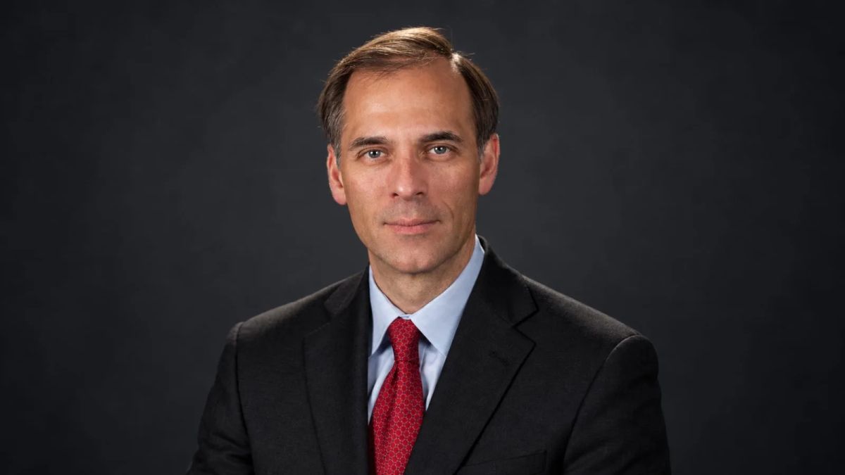 Moody’s Analytics Economist Says Fed Should Keep Rates Unchanged