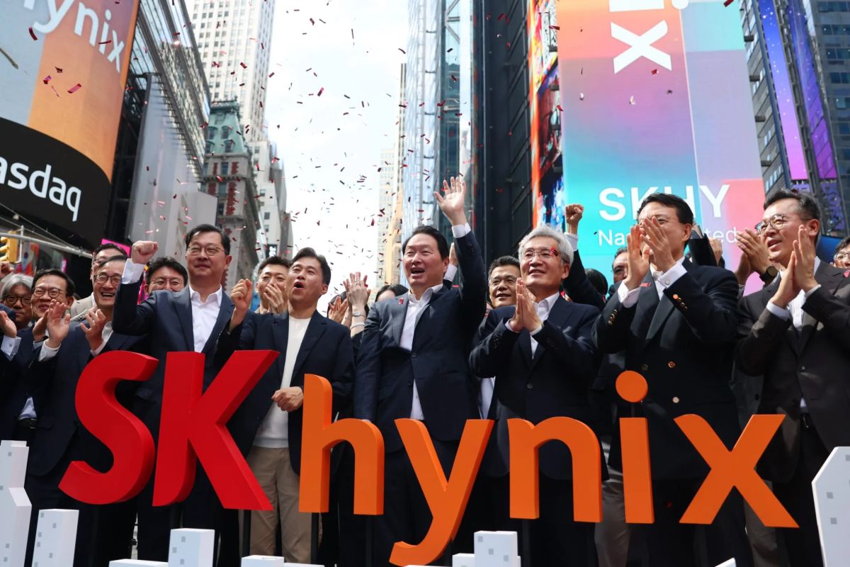 With the Fed on the back burner, tech stocks are poised to move higher following record earnings from chipmaker SK Hynix
