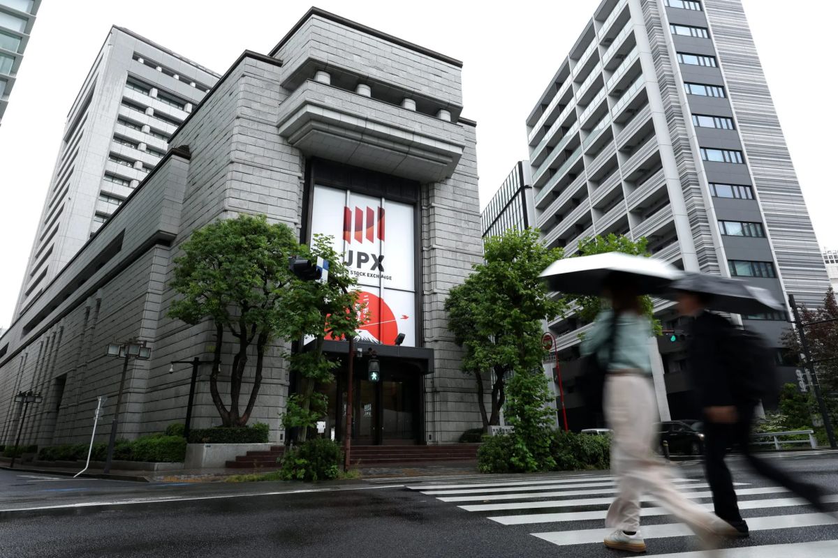 Anthropic’s IPO filing lifts stocks across Asia—except for China