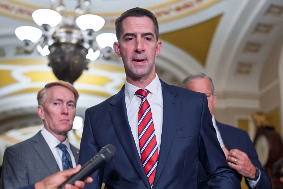 ‘No one likes changing the clock’: Senate to hold on House-passed bill to make daylight saving time permanent after previous tries have been repealed