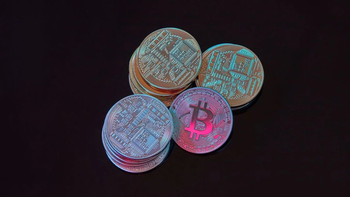 Bitcoin News: PayPal Moves 702 BTC to Paxos, Highlighting