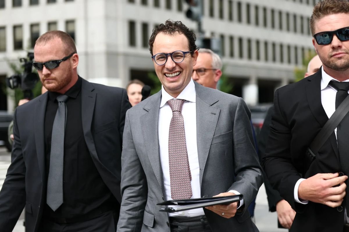 An early Anthropic backer predicts a post-IPO valuation of up to $2.4 trillion, topping SpaceX
