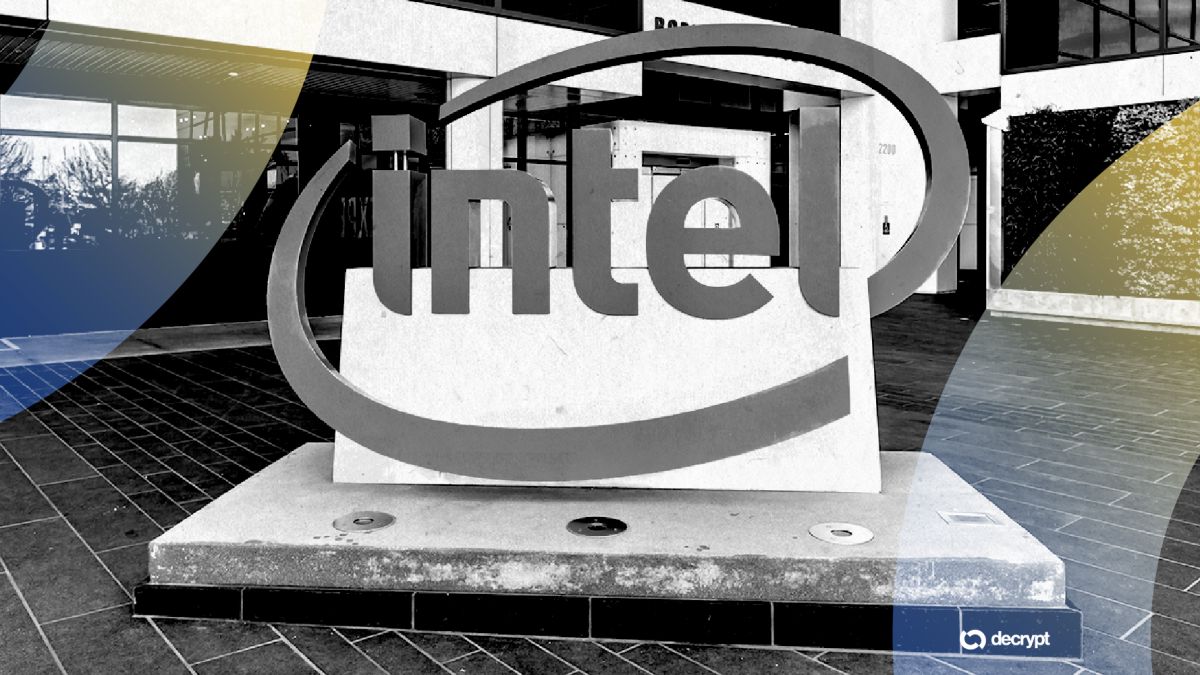 Intel Stock Suffers Worst Crash in 50 Years as Weak Forecast Overshadows AI Chip Demand