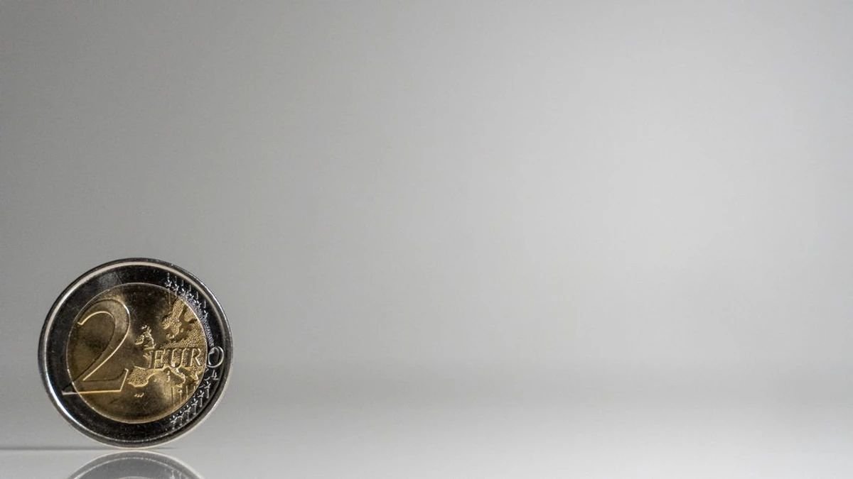 Massive Transfer of 1,606 Bitcoin Raises Eyebrows in Crypto
