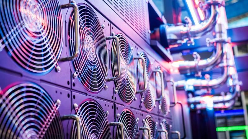 As big bitcoin miners chase AI profits, individuals get another shot at the rewards