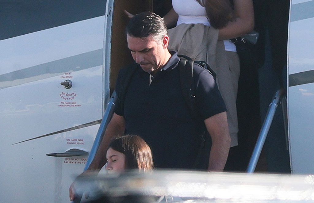 Brazil Election Loser Flávio Bolsonaro Flees to US Amid Gambling Probe
