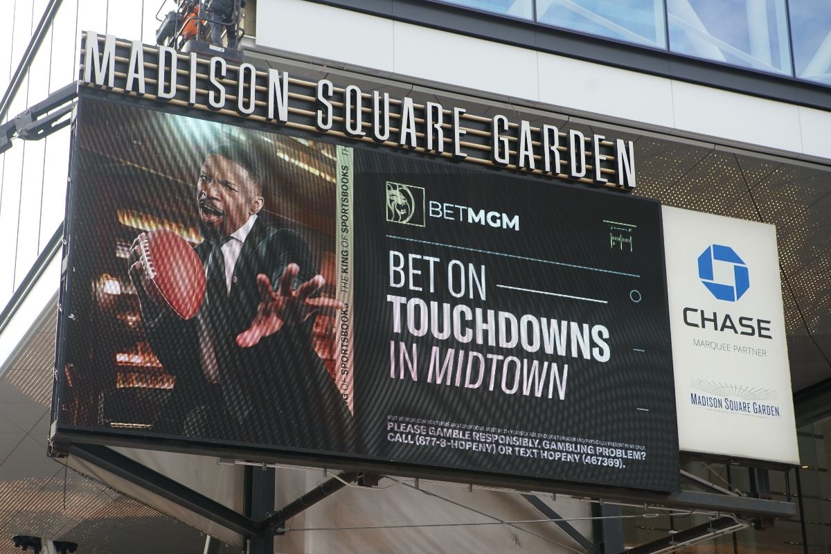 New York Sports Betting Handle Climbs in Face of Prediction Market Competition