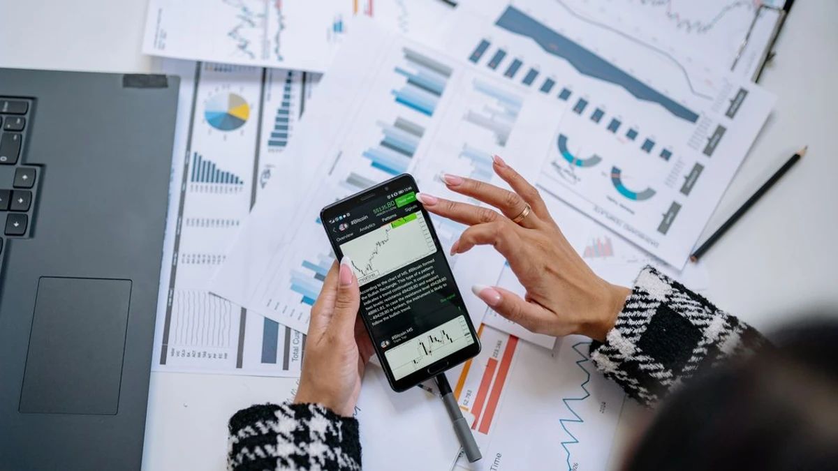Bitcoin Community Engages in Price Speculation as Optimism