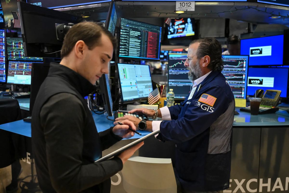 Tech futures rise in premarket trading as SpaceX stock rockets overnight—and Wells Fargo’s ‘buy’ signal is triggered