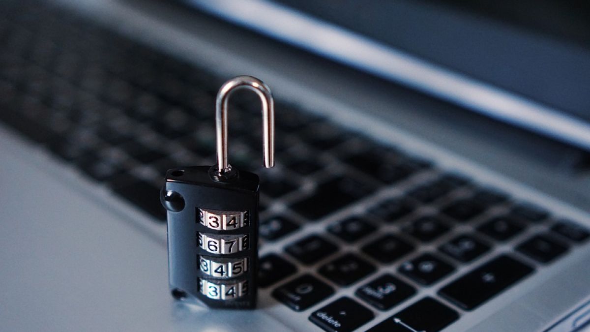 Binance Co-Founder Confirms Potential Hack as Stablecoins