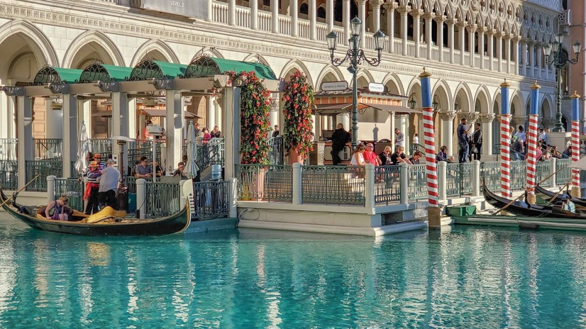 Las Vegas gambler beat casinos out of $15M. Now she’s telling her story