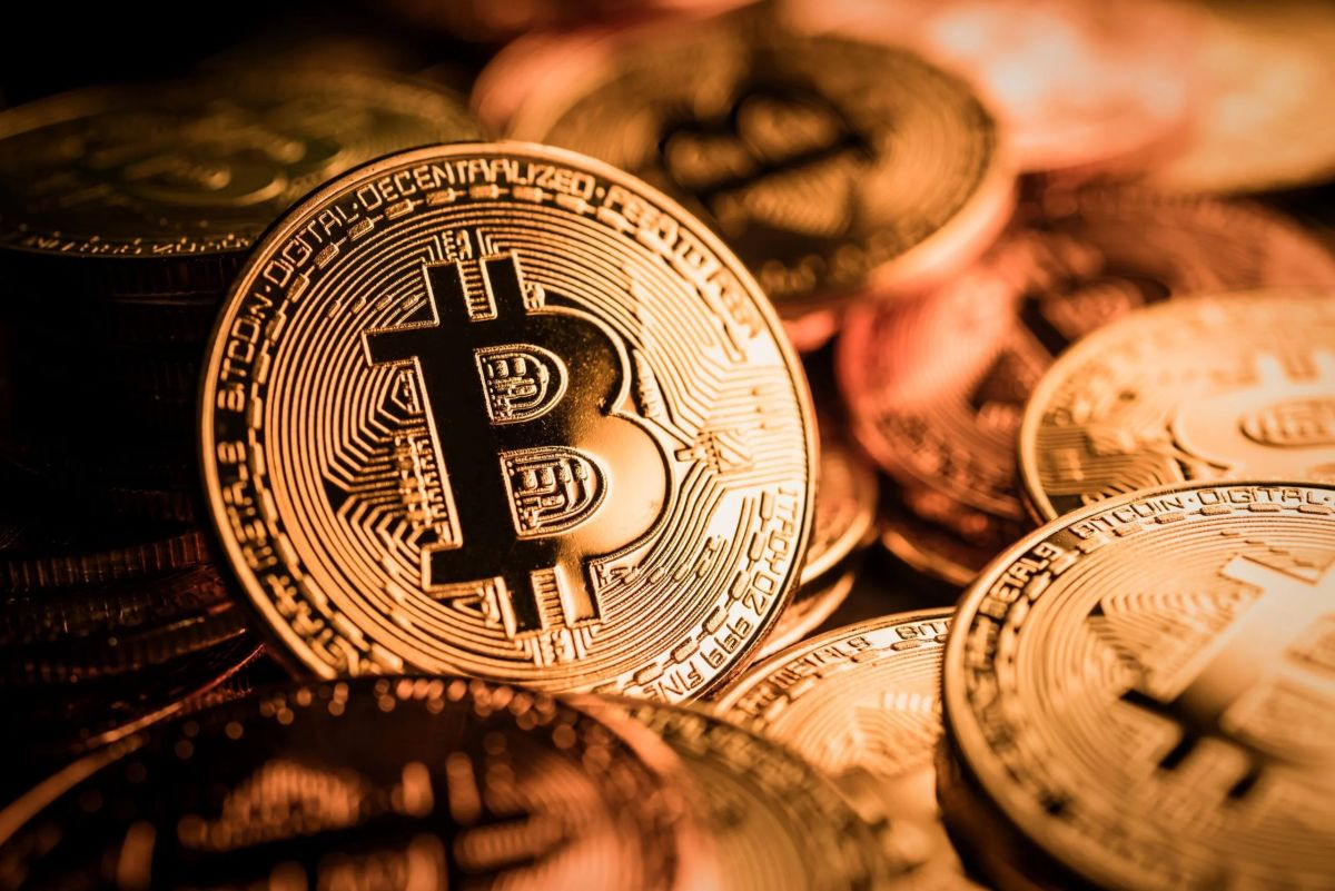 Bitcoin ETFs Post Worst Outflow Since June, But Week Stays Green
